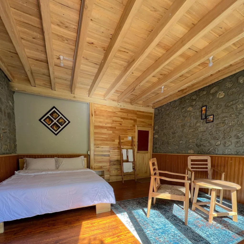 Rooms and garden at Kavan Residency