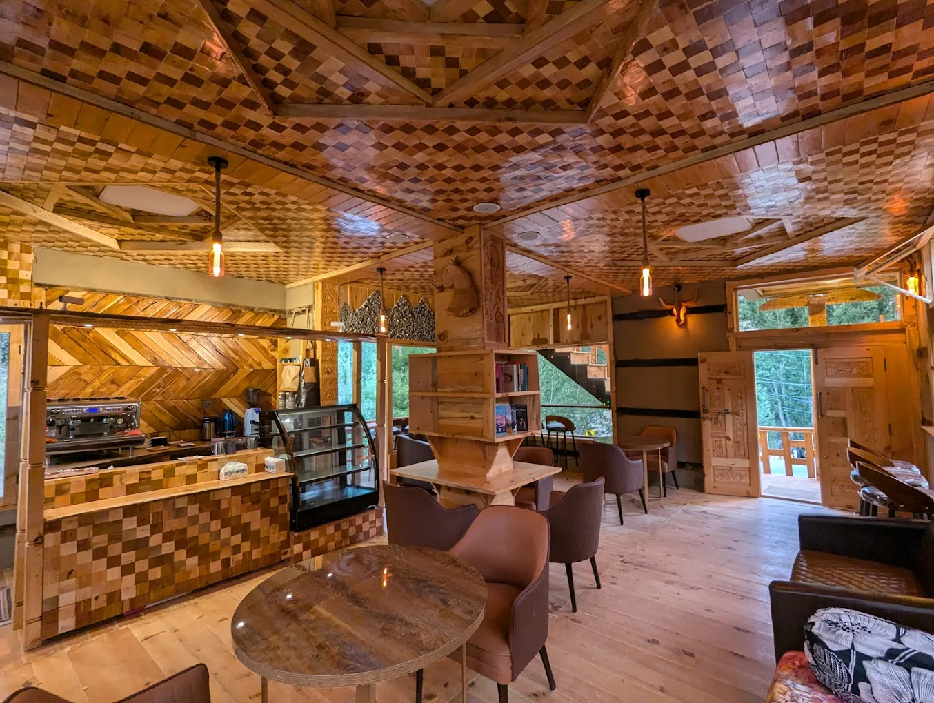 Pamirian Coffee interior